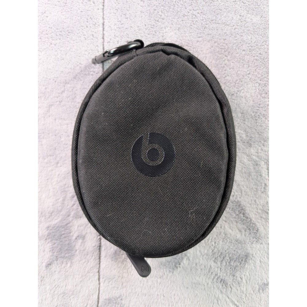 Beats by Dre Black Zippered Headphones Carrying Case with Carabiner Clip
